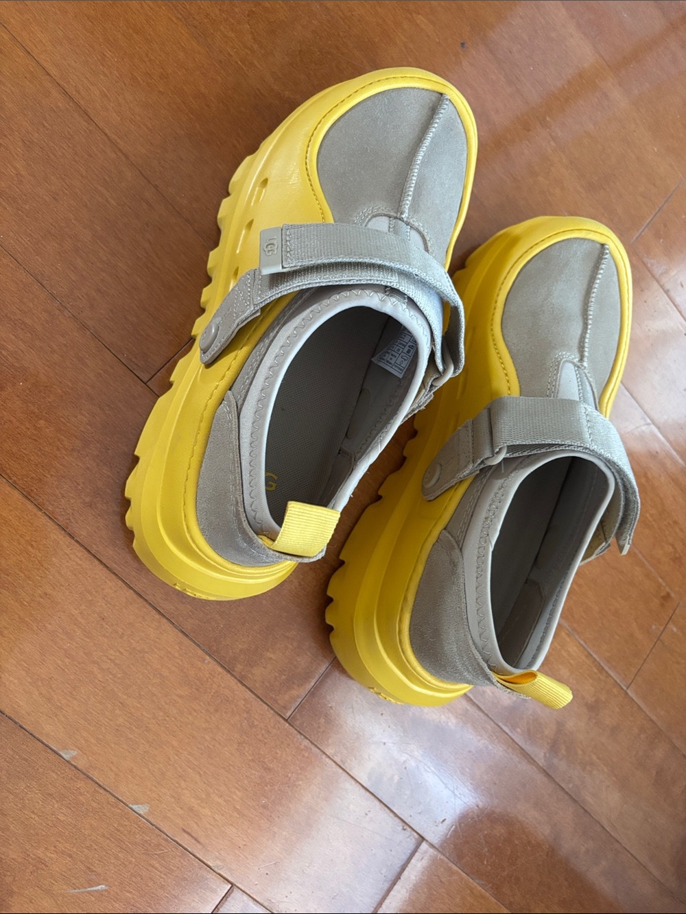 UGG Peakmod low cut.  USA 10 Men - Picture 4 of 5